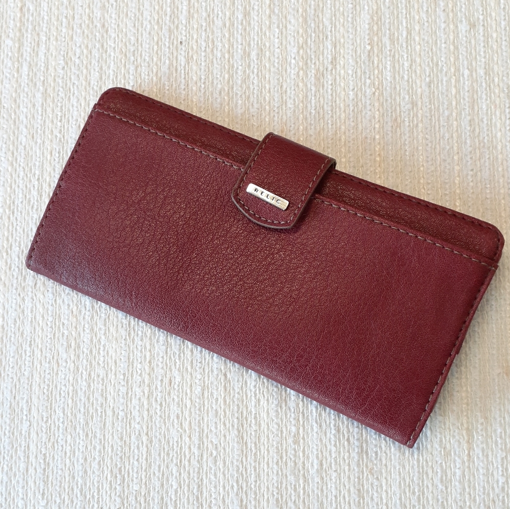 Relic leather wallet
